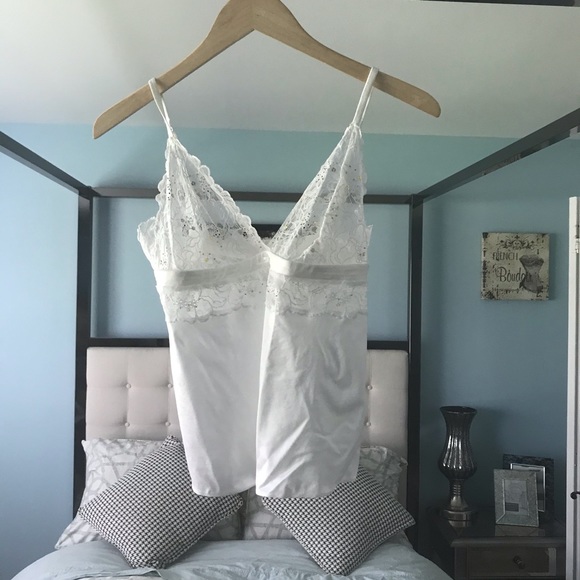 Victoria's Secret Tops - Bundle 🎁 VictoriaSecret Angels WhiteTank Crystal